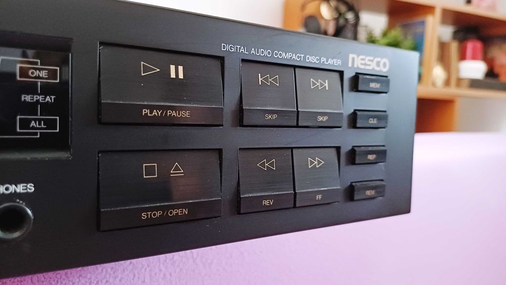 CD player Nesco  HCD-30F, made in japan