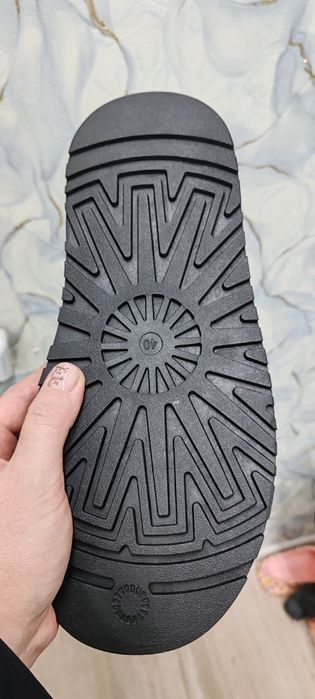 Зимние уги продам новые