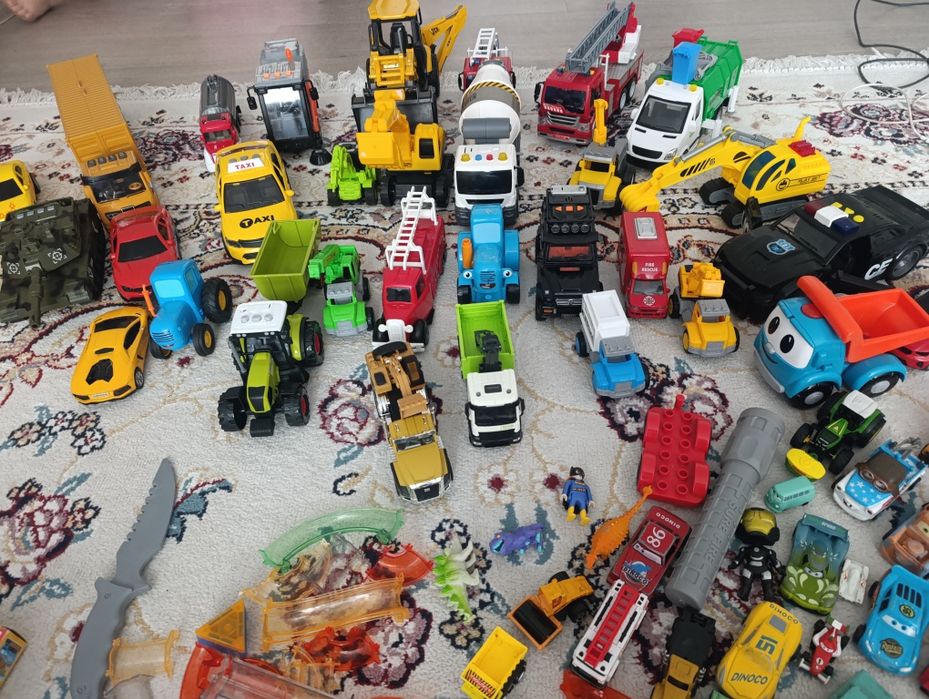 Продам игрушки для мальчиков