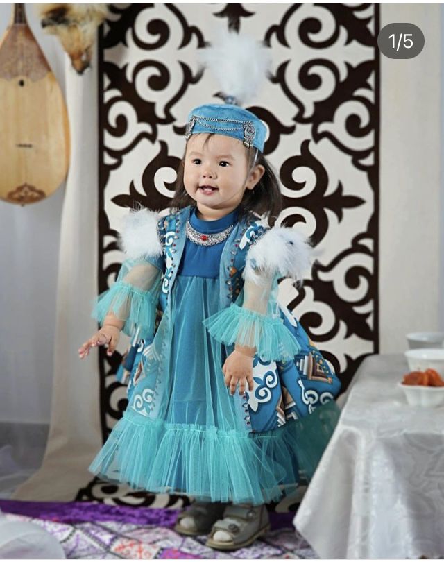 Комплект в стиле Family Look костюм для мамы и платье для дочки 