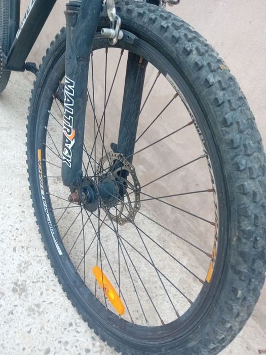 Bicicletă 26 inch, perfect funcțională + piese schimb