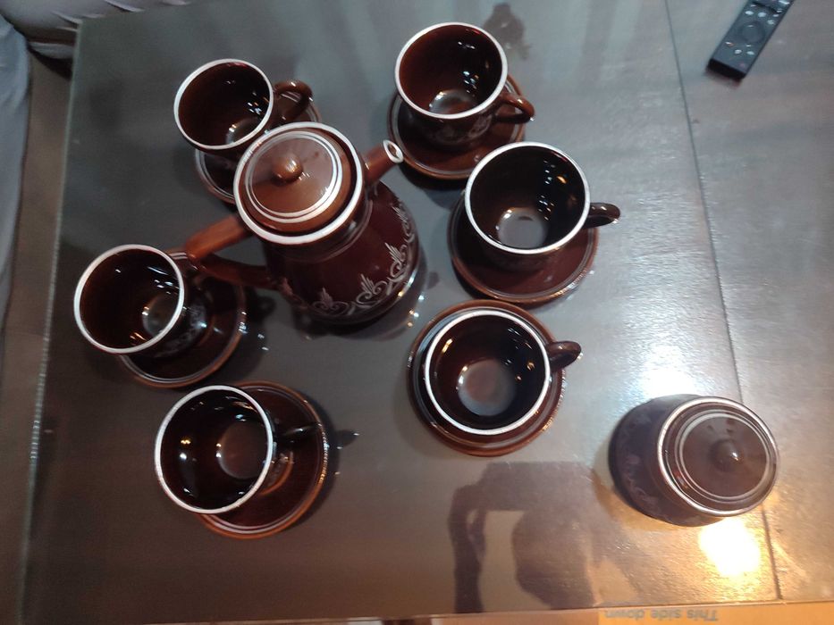 Битови чаши за кафе и греяна ракия