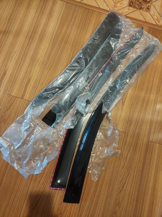 Продам ветровики Камри 40