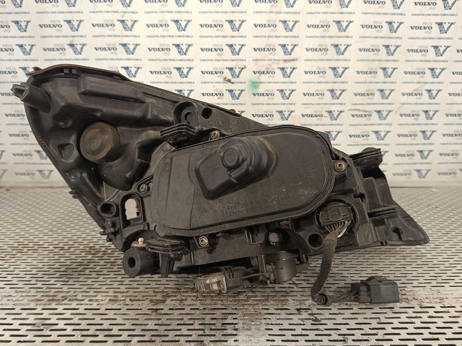 Far STANGA XENON OEM VOLVO S60 V60 volan pe stanga 2010 - 2013 complet