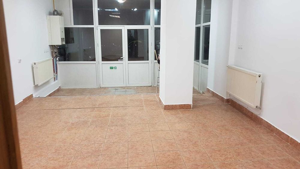Inchiriez spatiu 40 mp.central Rm.Valcea