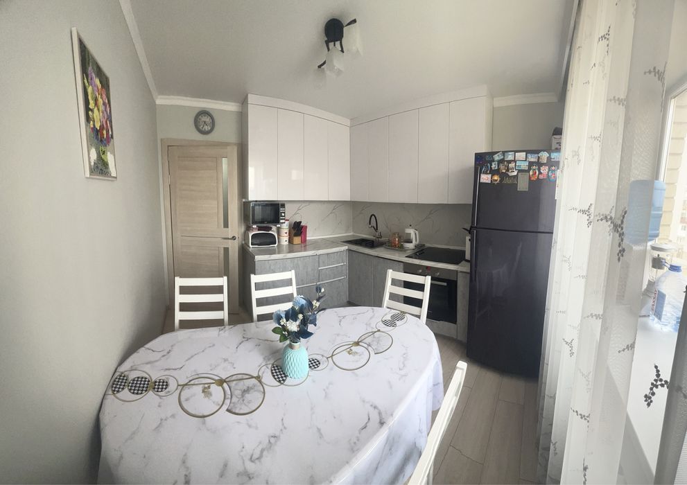 Продам стол со стульями