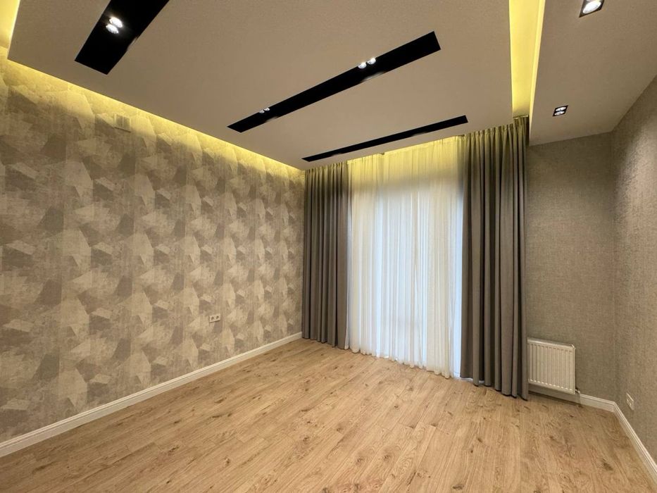 Ор-р: Центр Луначарский Продается Новый Евро дом 3,2.соток 550м2 7.ком