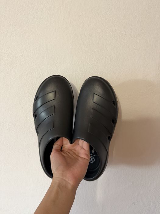 Оригинальные adidas — новые шлёпанцы