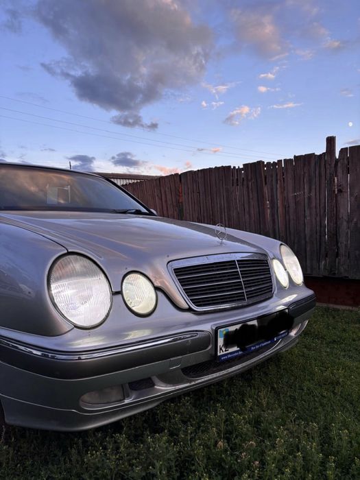 Продам машину W210