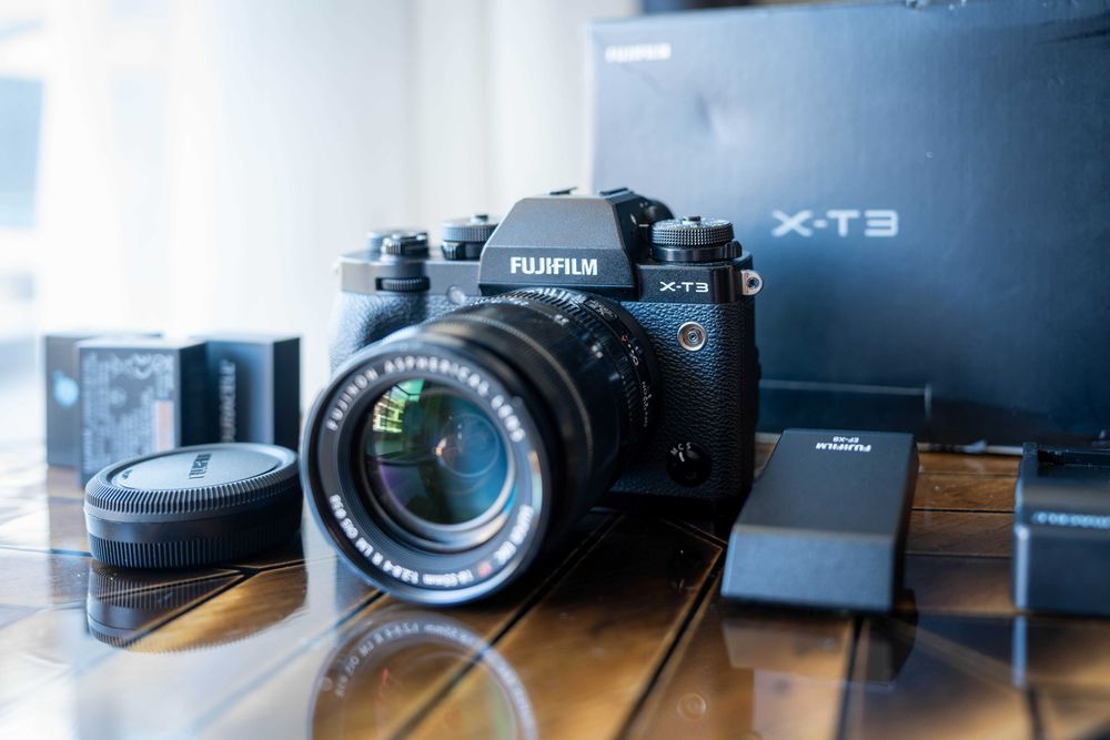 Камера Fujifilm X-T3 26.1MP Mirrorless Digital Camera Black Body и обектив Fujifilm Fujinon XF 18-55mm f/2.8-4 R