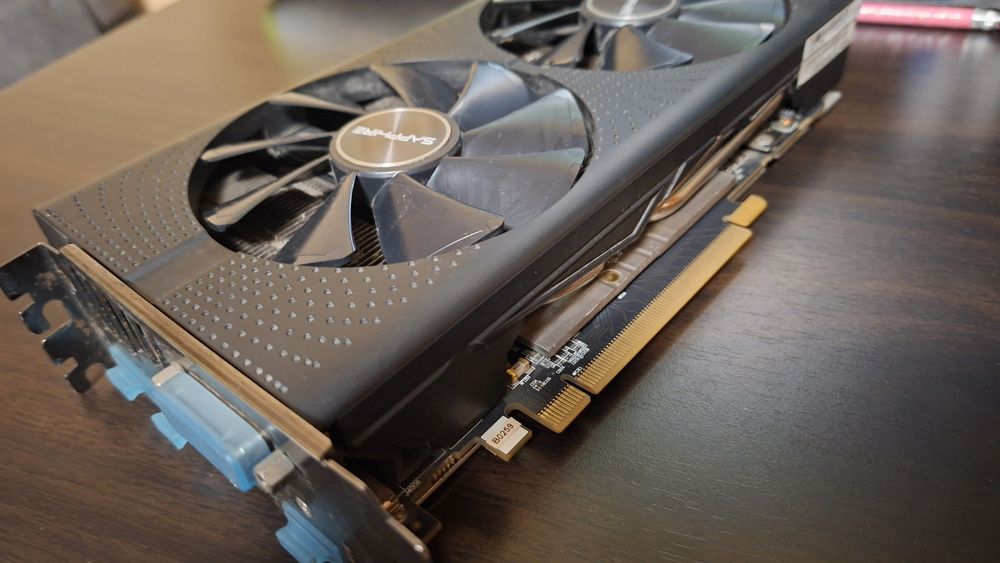 Vind saphire rx 580 4gb stare foarte buna de funcționare