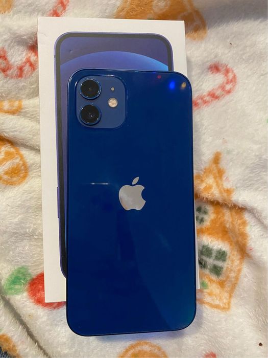 Vând iphone 12 , impecabil