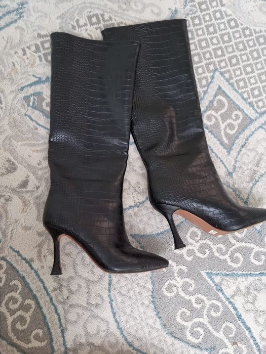 Продам осенью обувь