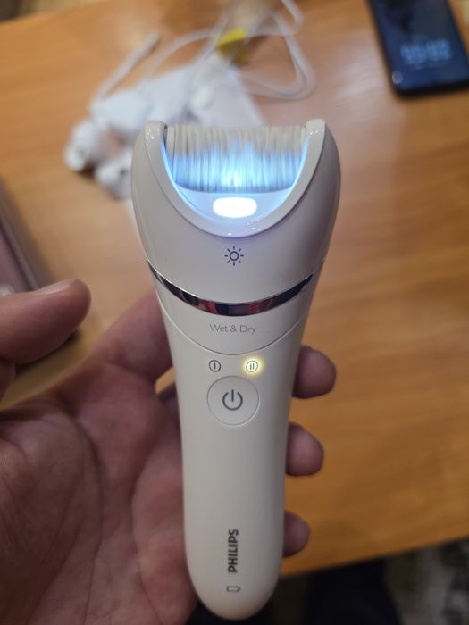 Епилатор PHILIPS 8000