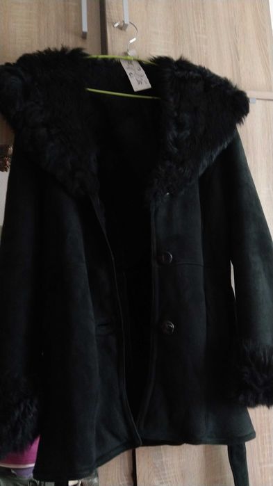 Cojoc NOU, blana naturala, negru,  guler gluga, mărimea 40-42