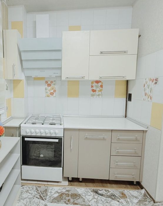 Чиланзар 9 квартал 2 хона 1 этаж  балкон 2*6 метро Мирзо Улугбек якин