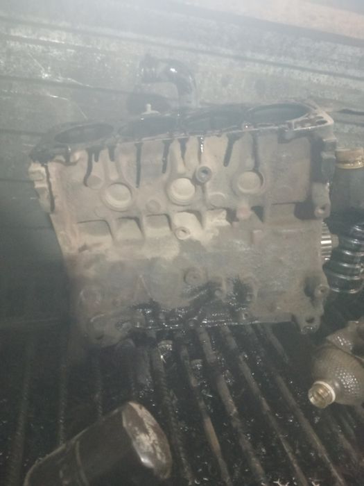 Коленвал с шатунами. Ауди 80.