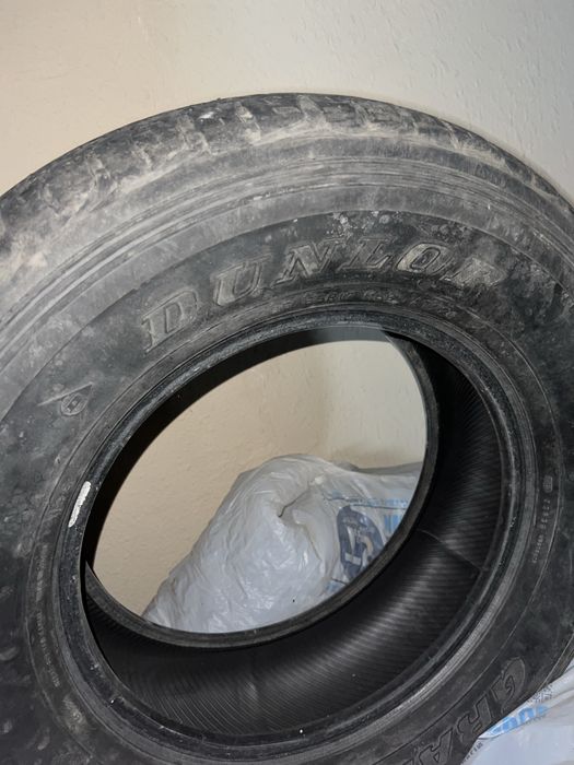 Продам комплект шин Dunlop 285/65R17