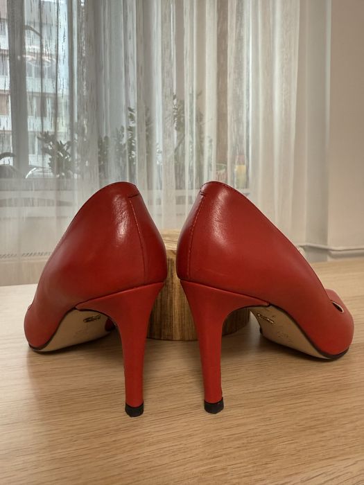 Pantofi cu toc (dama) - din piele - marimea 37