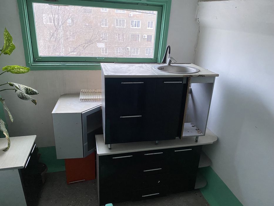 Продам куханный гарнитур самовывоз с кшт