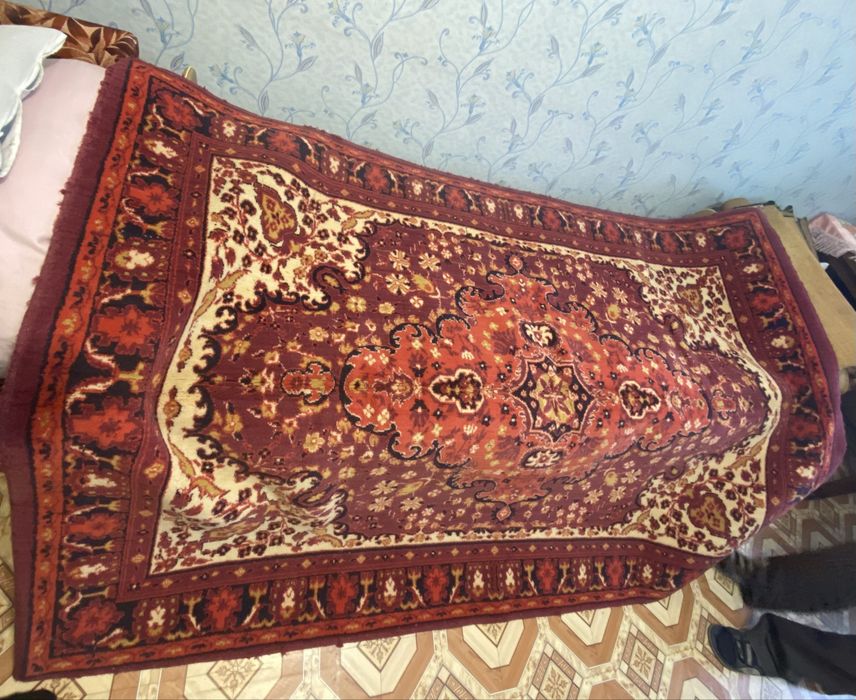 Продам ковры б/у