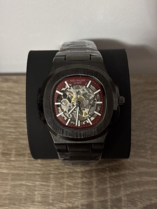 Механичен Часовник Patek Philippe Nautilus със скелетонов циферблад