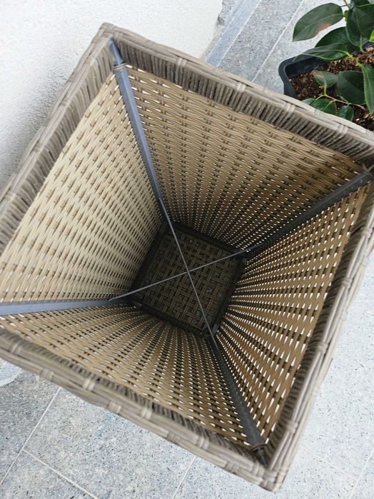 Ghiveci KUBB 30x30x50 cm - pentru interior / terasă