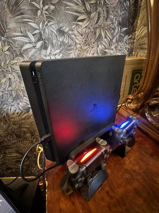 PlayStation 4 slim 1 tr