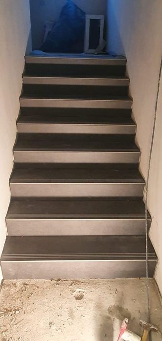 Извършване на вътрешни ремонтни услуги: