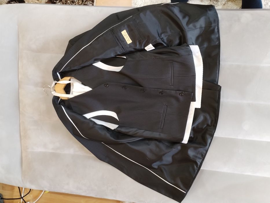 Costum negru din lana nr. 44