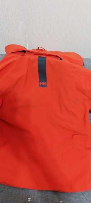 Продам куртку демисезон Helly  Hansen