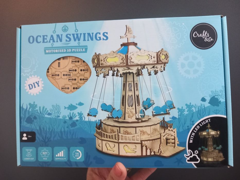 Puzzle 3D mecanic din lemn Ocean Swings, carusel cu LED, 321 piese, DIY, +14 ani