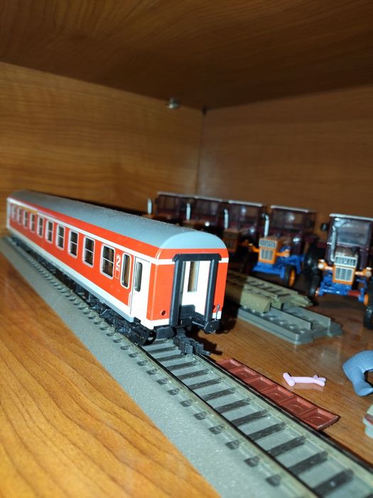 Vând vagoane HO ROCO