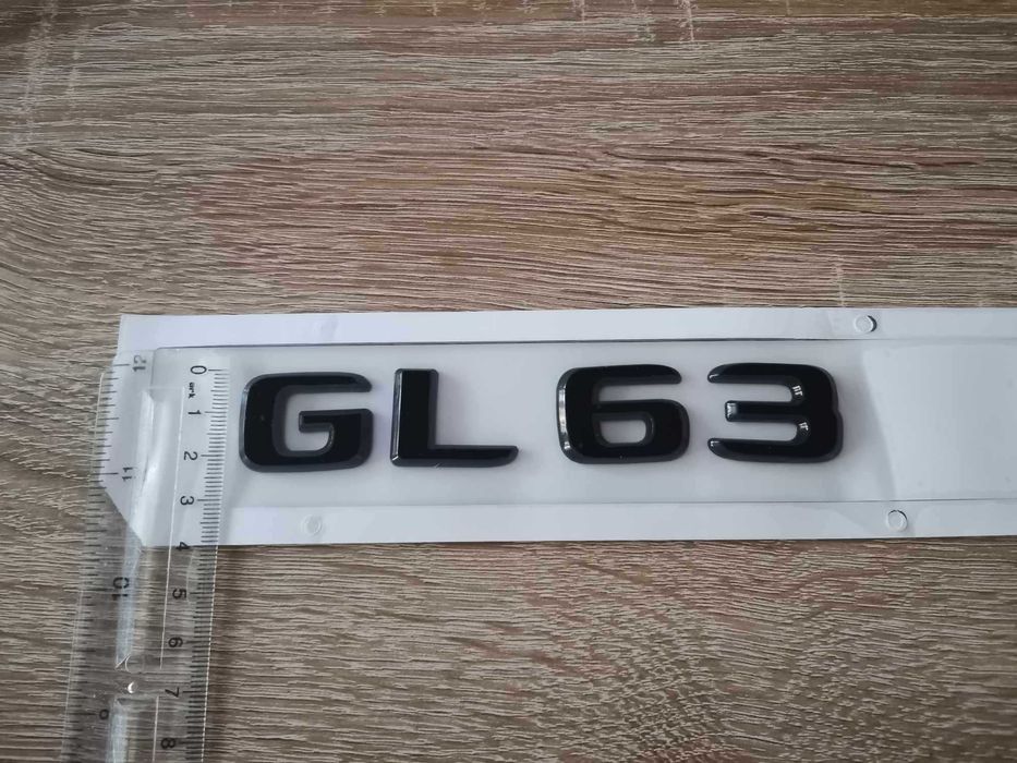 черен надпис Mercedes Benz GL 63
