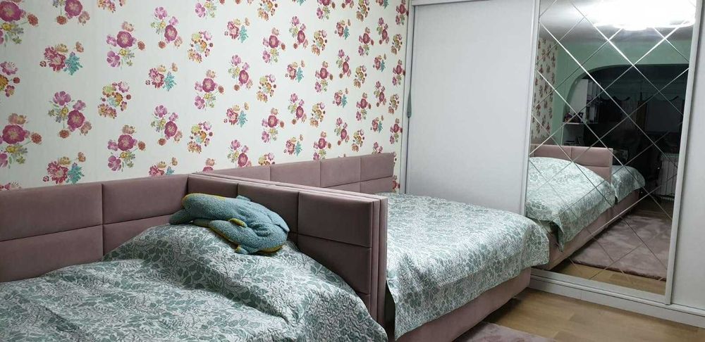 Apartament decomandat 4 camere Colegiul Grigore Moisil