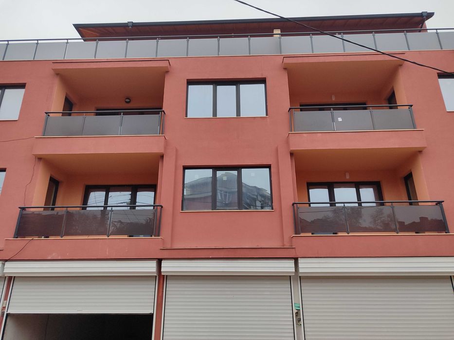 Продава се Тристаен апартамент в Добрич, Център - 110 кв.м за 1000 €/кв.м - Снимка #2