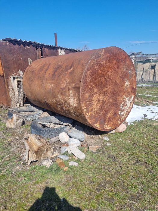 Продам емкость шести кубовый