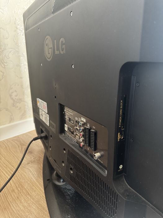 Телевизор LG   .