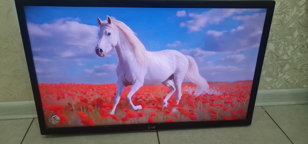 Смарт тв LG 81см.