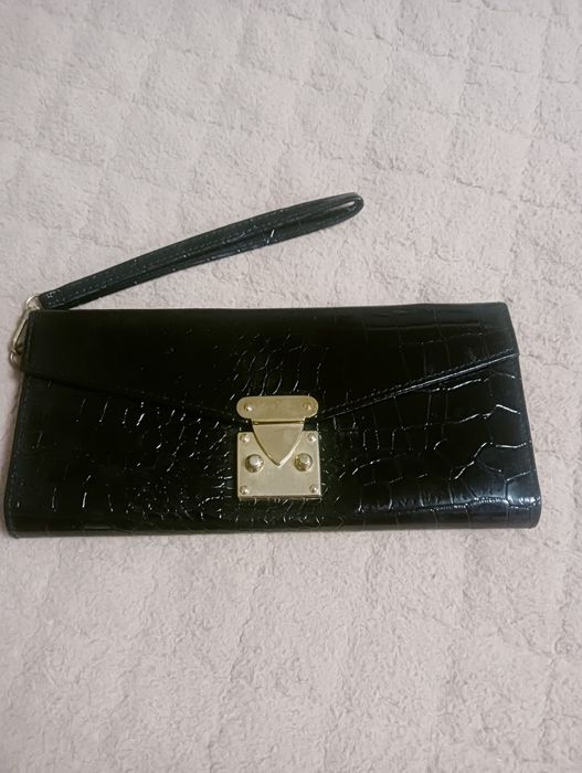 Продам клатч ,сумочку.