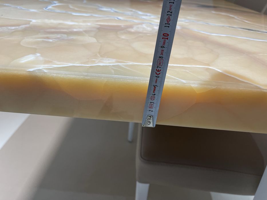 Стол из натурального камня