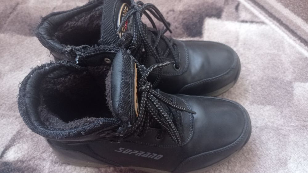 Продам зимние ботинки