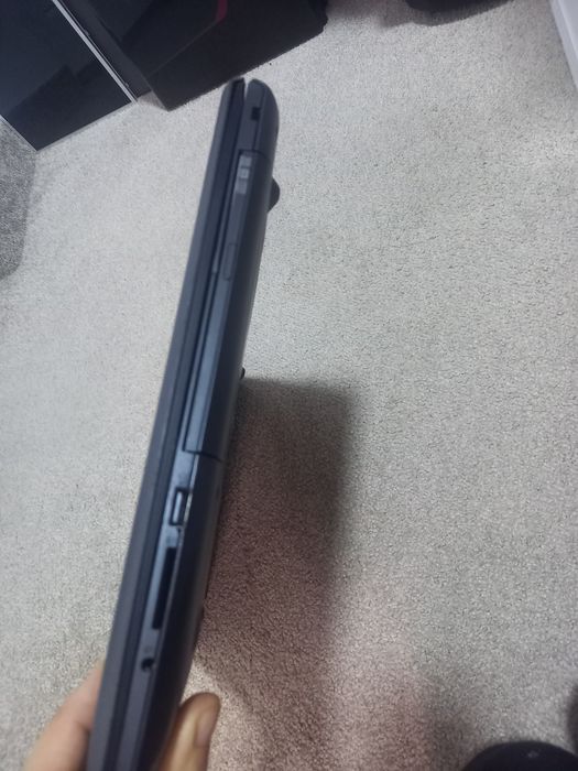 Laptop i3 ,17inci ,8gbRam ,ssd128 baterie noua