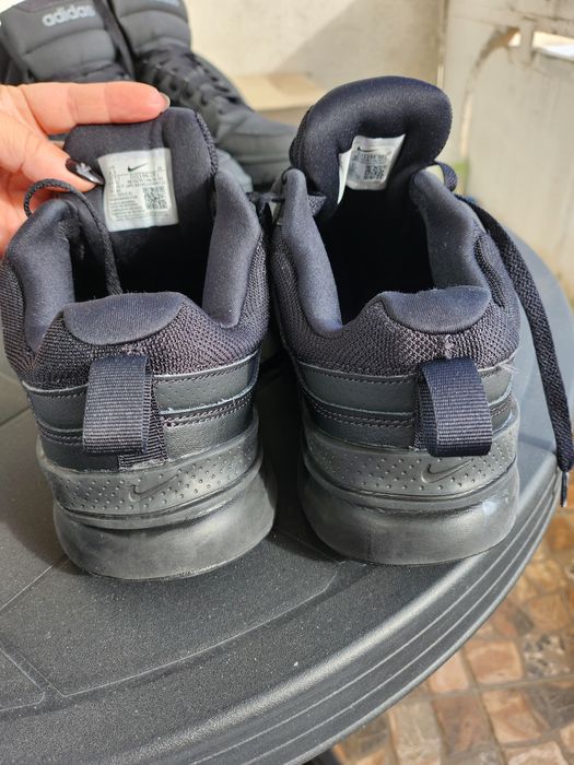 Оригинален Найк 42 номер.Без забележки 35 Евро носени много малко