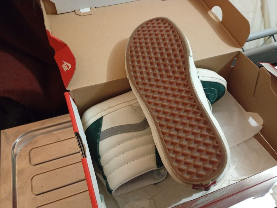 Adidași VANS impecabili