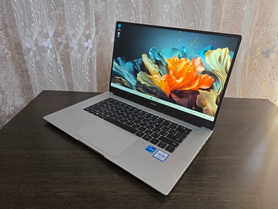 Huawei MateBook D15 в отличном состоянии