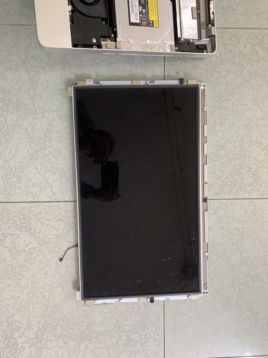 Apple iMac 21,5-Inch, Core i3- 3.06 (Late 2010-2011) ЦЯЛ за ЧАСТИ