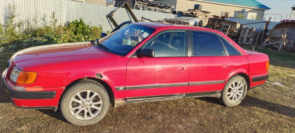 Продается ауди 100 с4