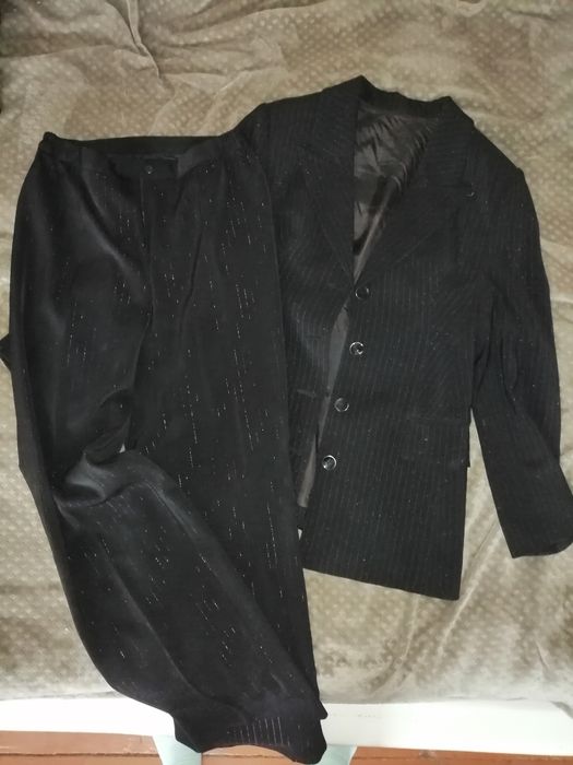 Женский брючный костюм