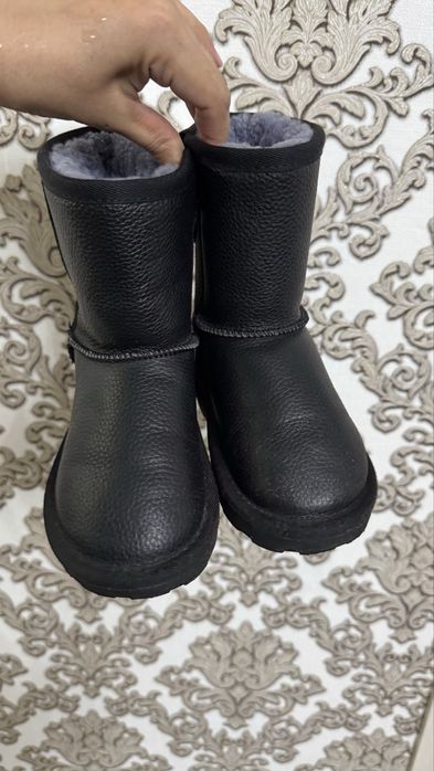 Угги черные кожаные